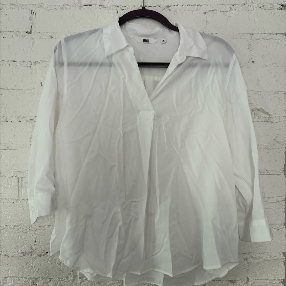 Uniqlo White Button Down Shirt Relaxed Fit Notched Collar